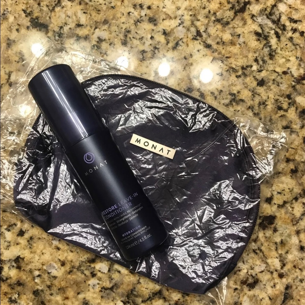 Monat restore leave in conditioner and travel bag